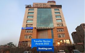 Fabhotel Mid Town Grand